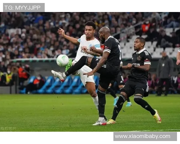 足球巨星卡ink闪耀登场揭示足球收藏新时代的无限可能