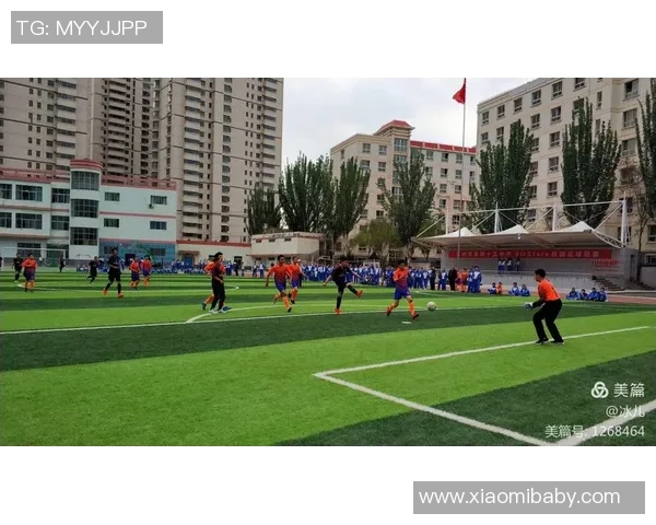 自画风格的足球球星卡通形象展现动感与激情的完美融合